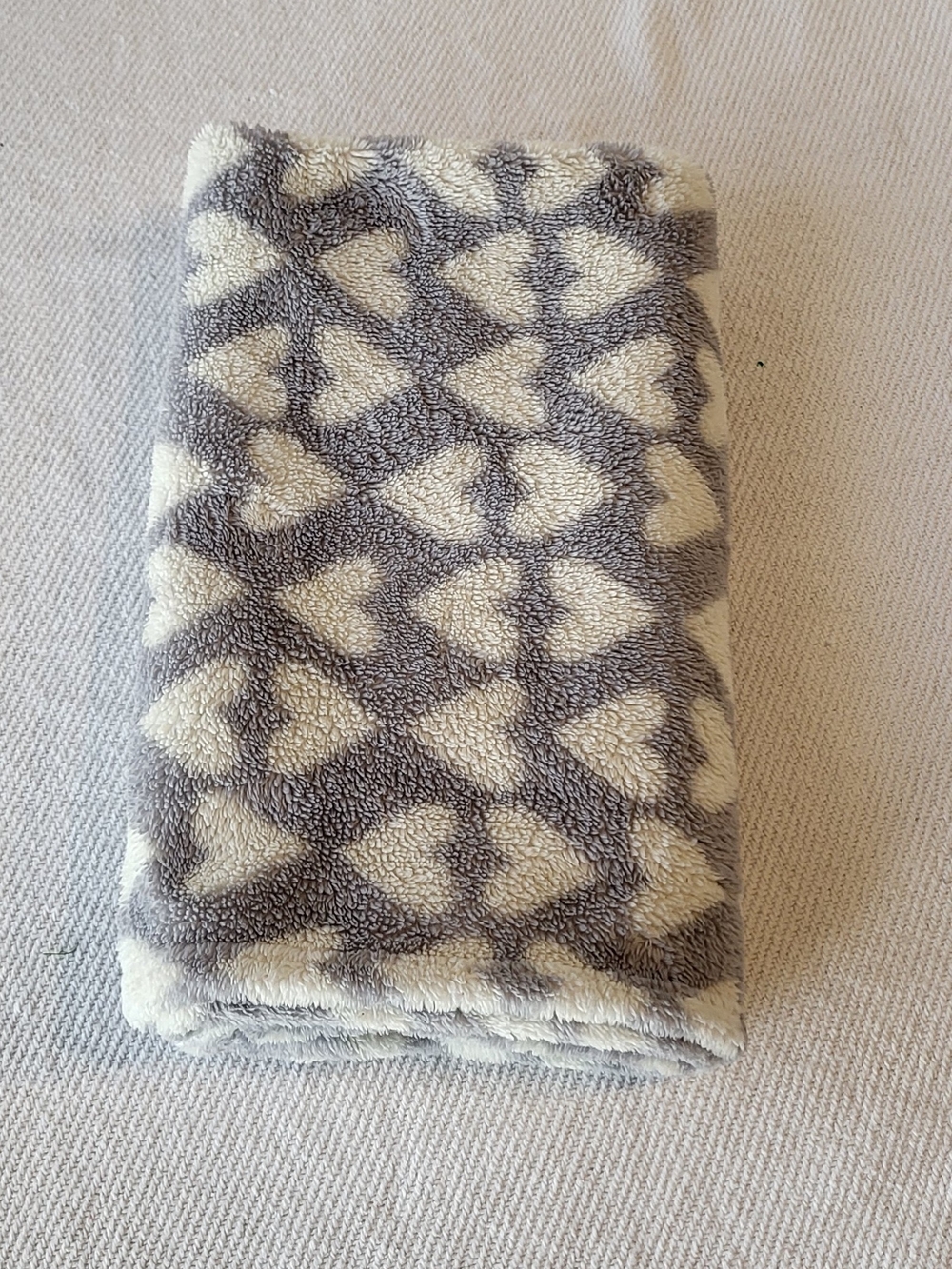 Plush Heart Pattern Baby Blanket - Gray & Cream Baby Gear